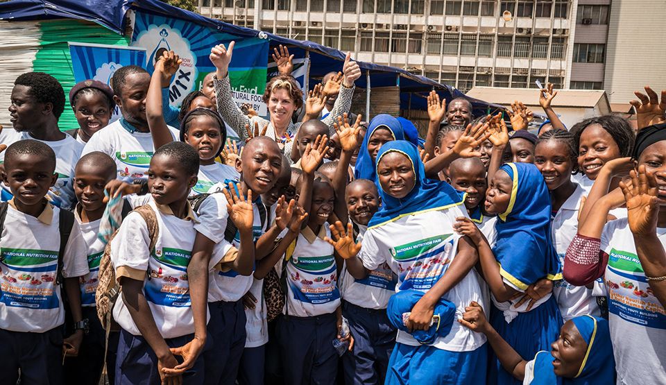 Power Assist Suits reduced back stress and helped officials pick up shots at shot-put venues, while also aiding personnel in the exchange of weight plates during powerlifting competitions. TOKYO 2020