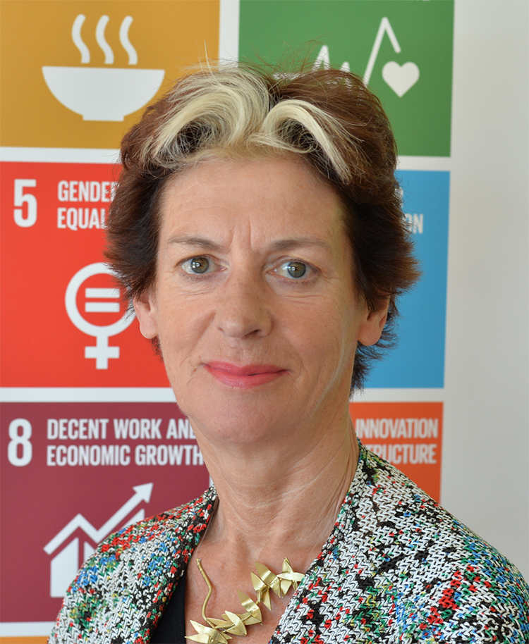 Power Assist Suits reduced back stress and helped officials pick up shots at shot-put venues, while also aiding personnel in the exchange of weight plates during powerlifting competitions. TOKYO 2020