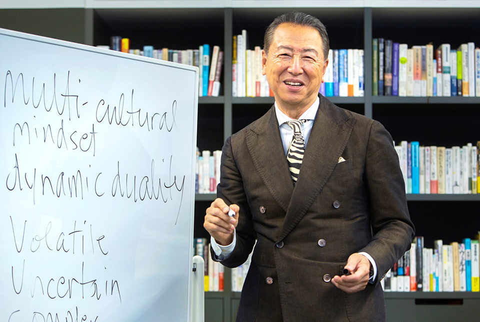 Professor TAKEUCHI Hirotaka graduated from International Christian University (ICU) in 1969 and went on to earn an MBA and PhD at the University of California, Berkeley. He became an assistant professor at Harvard Business School (HBS) and subsequently a professor at Hitotsubashi University in Japan in 1987. He accepted a position as professor at HBS in 2010 and has also chaired the Board of Trustees at ICU since 2019. His field of expertise encompasses competitive strategy, knowledge management, marketing, and international business. He has authored numerous books and articles that provide detailed analyses of Japanese businesses.