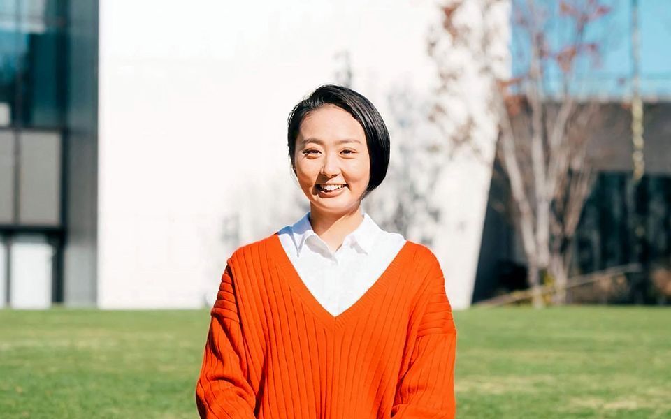 Kobayashi now shuttles between her two bases, Tokyo and Fukushima, sharing childcare tasks with her husband. She stays balanced by remaining receptive to the issues surrounding regional resources and city needs, as well as to different sets of values.