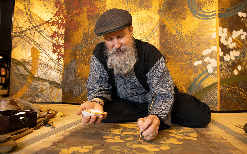 Drawing Natural Beauty with Traditional Japanese Pigments